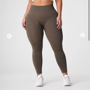 NVGTN Women’s Solid Seamless Leggings in Olive size Medium